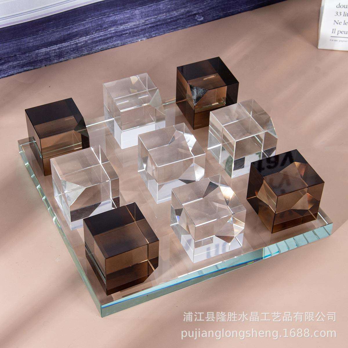 简约风格客厅摆件透明压脚方体磨砂家居装修材料软装烟灰色棋盘