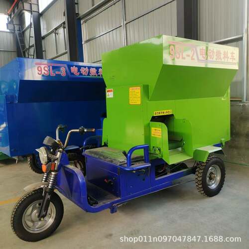 电动小型撒料车牛羊电动撒料车养殖场用撒料车3方双边出料投喂车