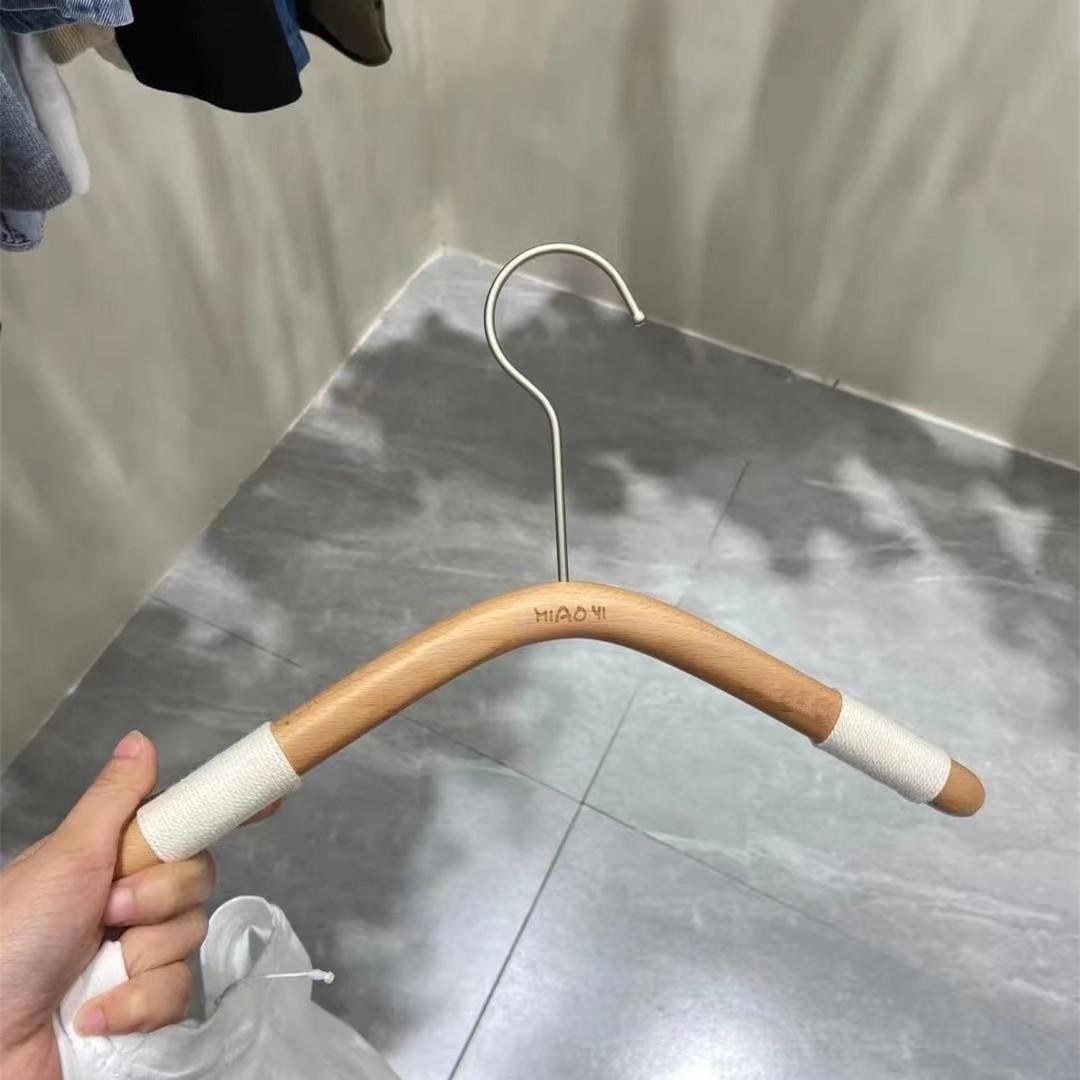 小童儿童童装店专用实木圆棒棉绳防滑衣架无痕裤夹架
