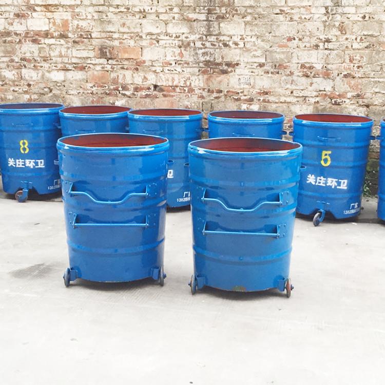 240L大铁桶铁制带盖挂车垃圾桶环卫站加厚实心铁轮工业园垃圾桶