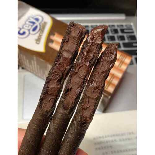 印度尼西亚进口 DEKA黑巧克力味夹心卷饼干140g咖罗密