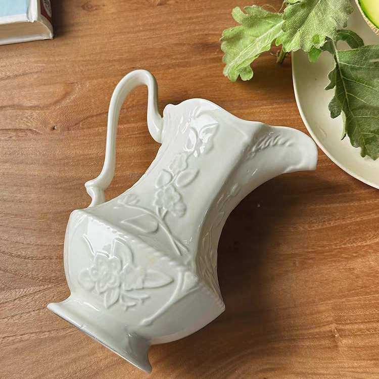 奶油风浮雕陶瓷花瓶 法式浪漫客厅桌面插花 白色单耳奶壶摆件批发,家居饰品,花瓶,淘宝优惠券,粉丝福利购,淘宝优惠卷