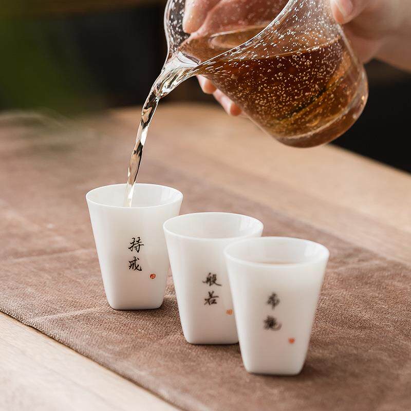 德化陶瓷羊脂玉白瓷小茶杯手绘小号便携怀旧复古杯子主人杯套装