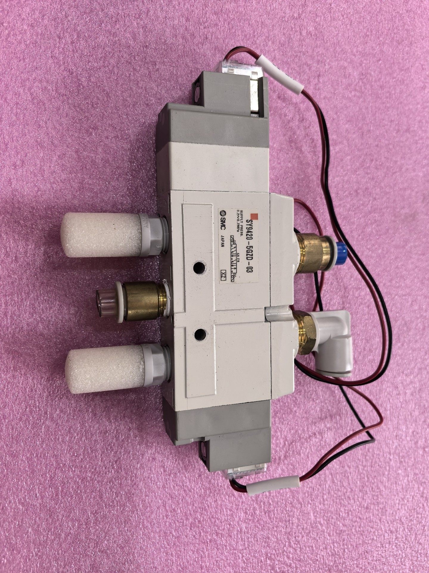 SMC电磁阀 SY9420-5GZD-03 有30个  九九