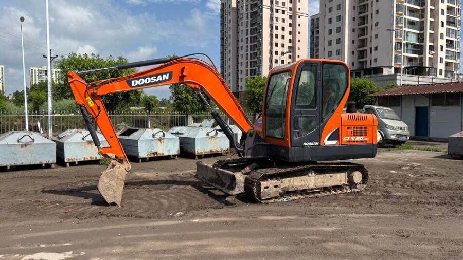 4月23日重庆资产处置80挖掘机网络拍卖公告