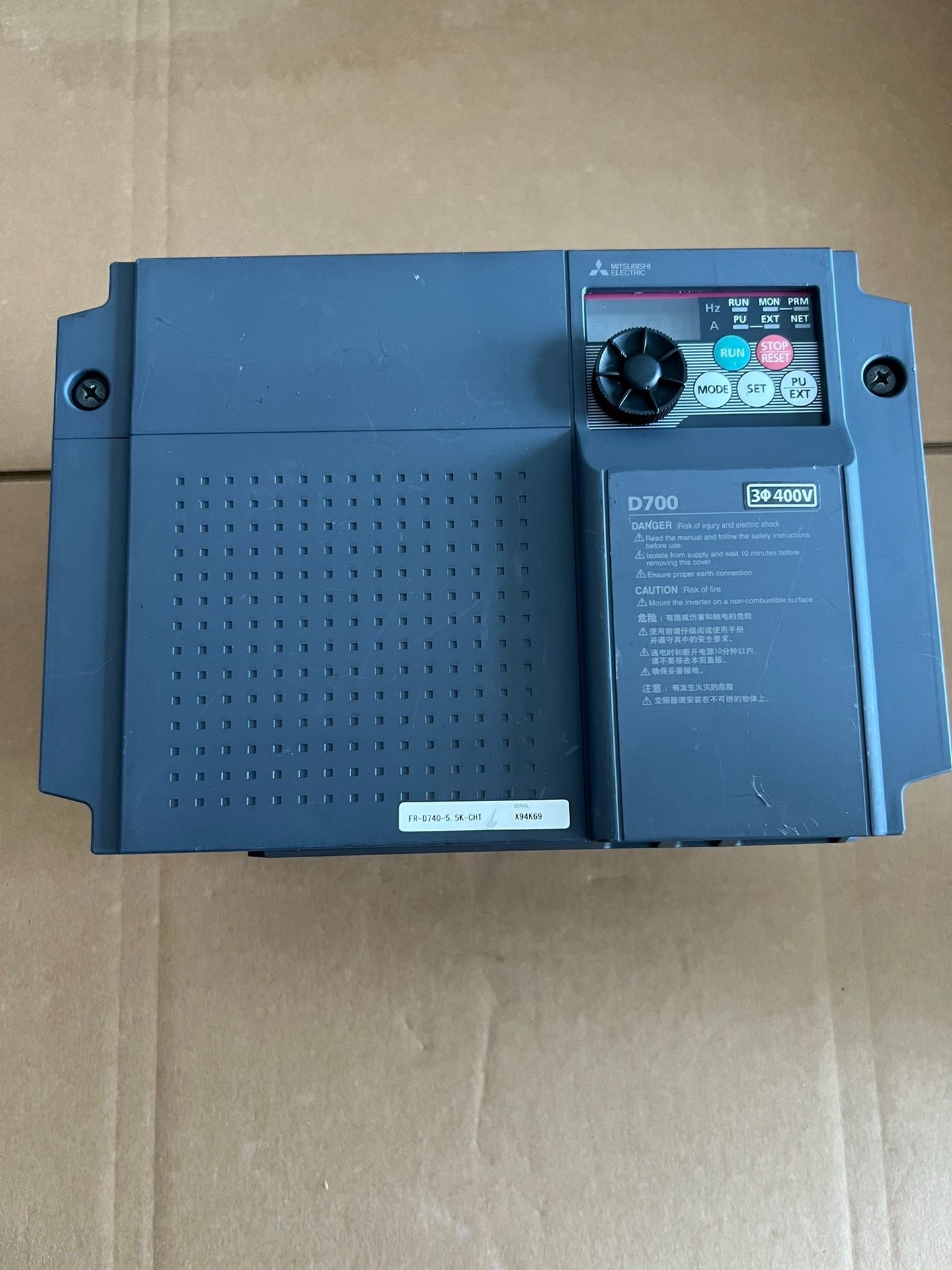 三菱变频器 FR-D740-5.5K-CHT  5.5KW