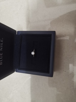 Blue Nile钻戒怎么样？送给老婆蛮开心的