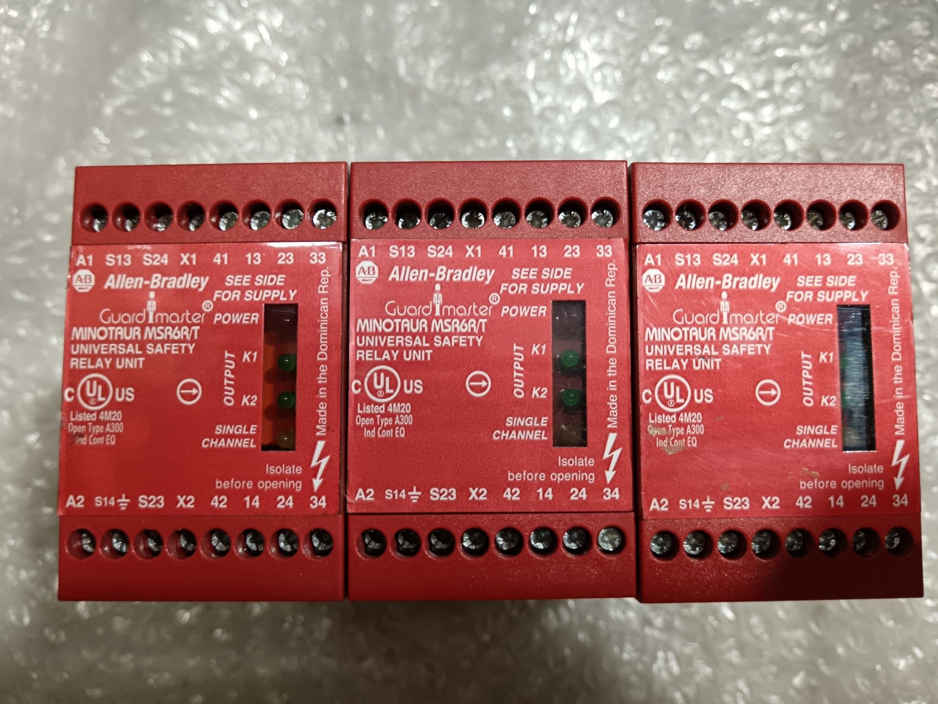 AB罗克韦尔安全继电器440r-23017 全新数量三个，2