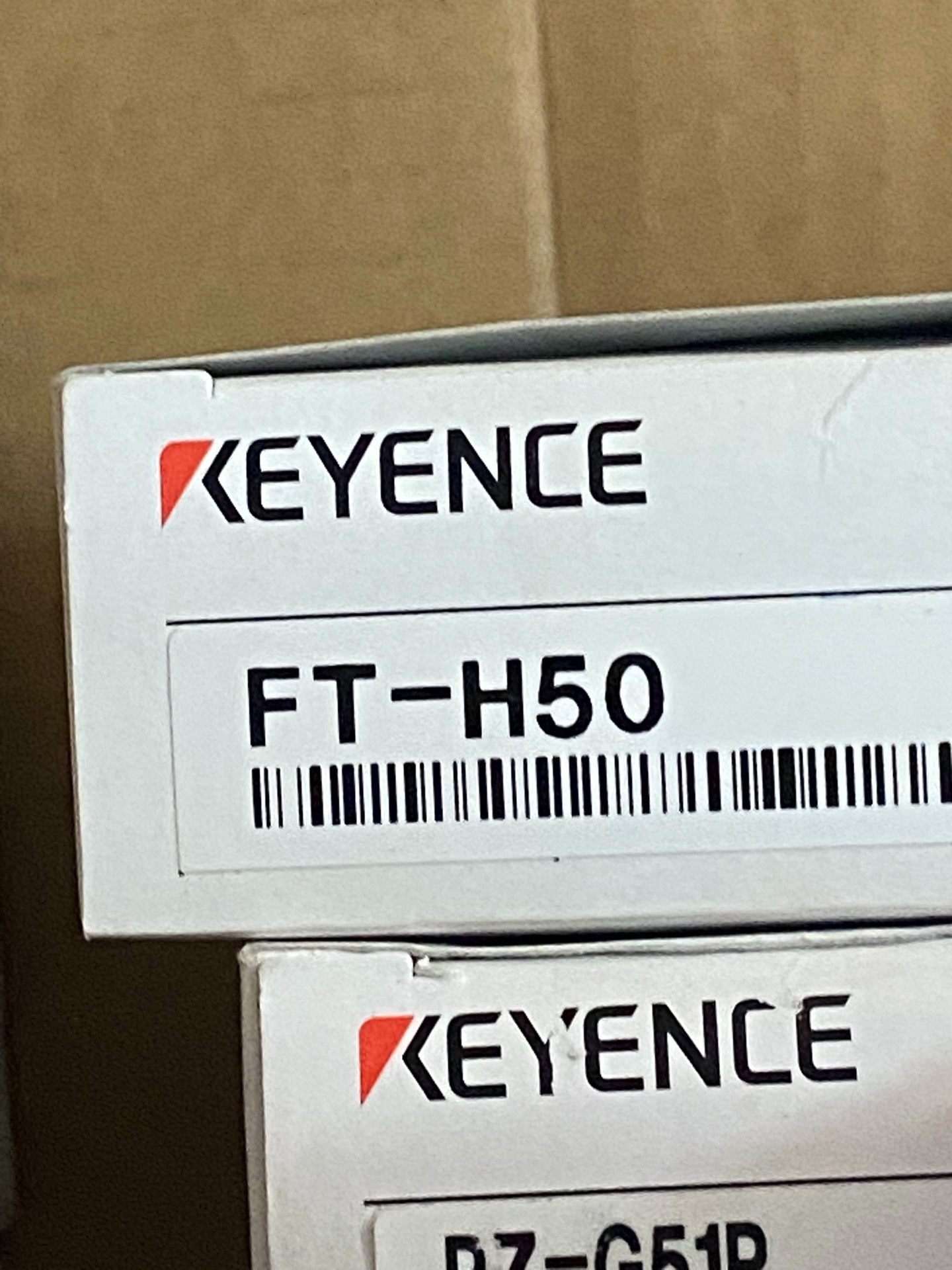 基恩士FT-50，正品码盒一致。