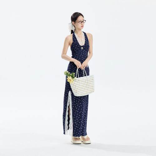 iNSLiiSA 碎花挂颈洋装女2025夏季新款度假风收腰A字小个子长裙