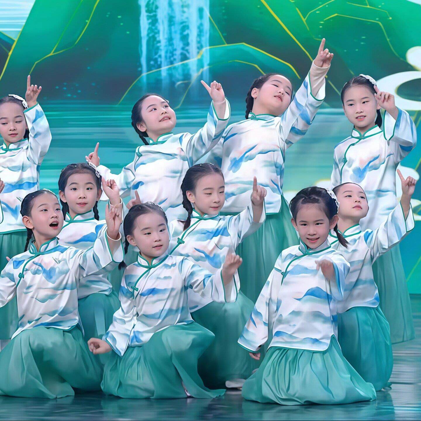 滴答滴答舞蹈服儿童古典舞烟雨江南水墨演出服民国风儿童合唱服