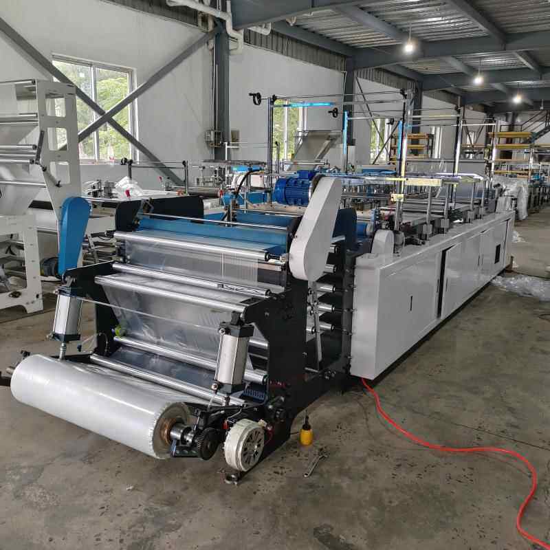全自动PE薄膜雨裤生产设备烫线平整提高产量一次性雨衣雨裤机
