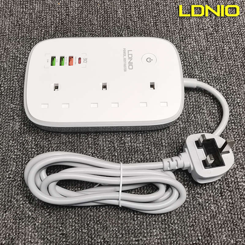 LDNIO香港版英规USB插座WIFI插线板拖板智能家用英规白色带PD快充