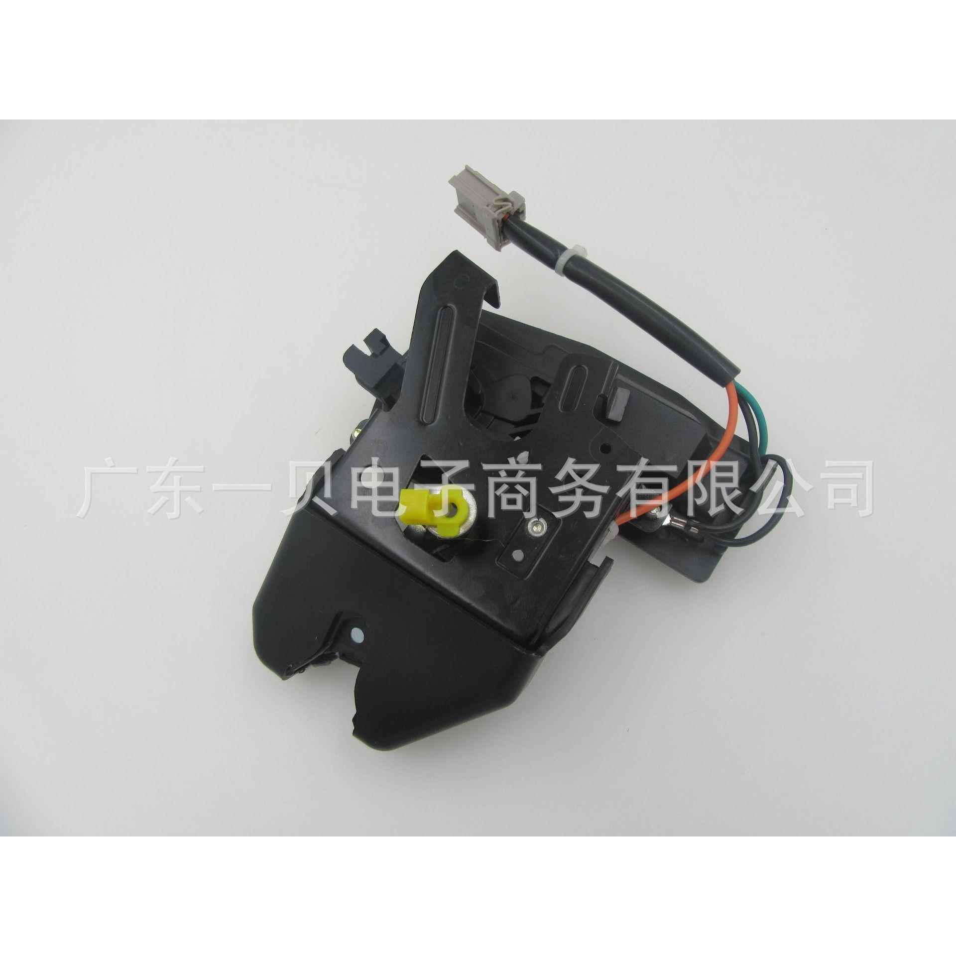 后备箱支架门锁执行器适用于98-02 雅阁74851-S84-A61