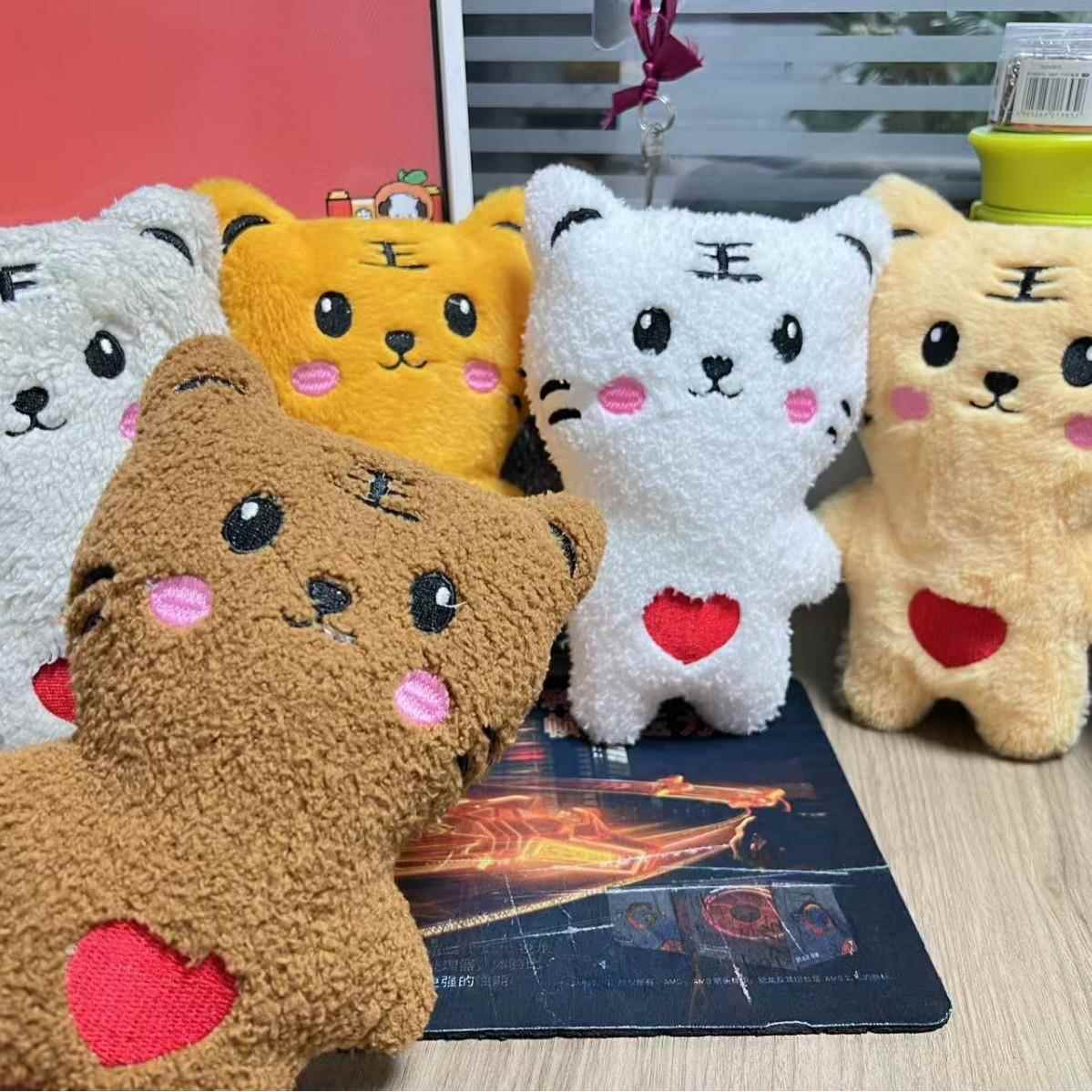 2025网红爆款玩偶高级玩偶18-21厘米8寸简易系列抓娃娃机公仔婚礼