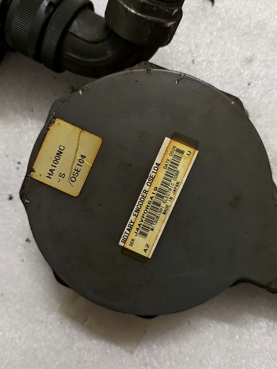 三菱编码器型号OSE104 型号J4AVPOR6A19一个成