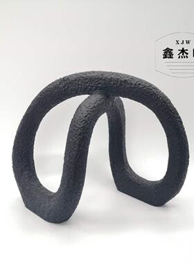 现代简约树脂黑色白色装饰摆件创意缠绕软装饰品客厅桌面样板间