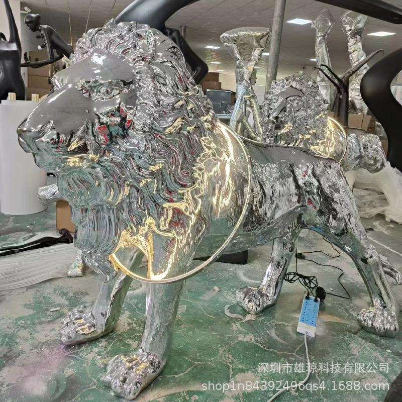 户外真大型黑色豹子雕塑景区公园林玻璃钢景观动物模型装饰摆件