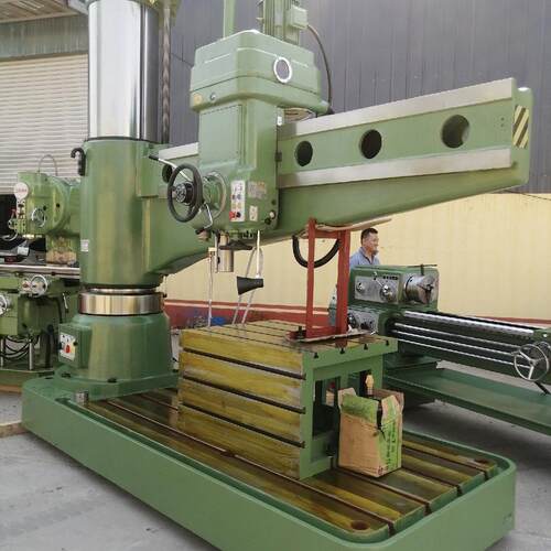供应Z30100大型摇臂钻床摇臂长度3.1米Z30100X31/1液压摇臂钻