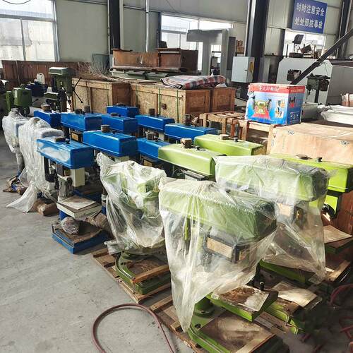 供应z4120单轴台钻 4125 4132台式钻床 学校工矿钻床 带钻夹头