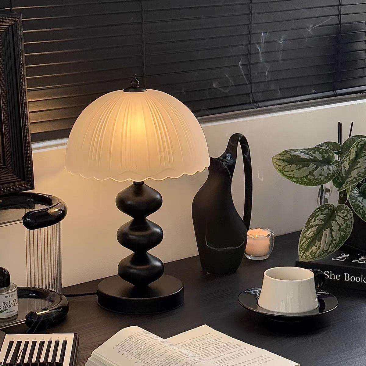 台灯美式卧室简约温馨新款轻奢高级床头灯现代浪漫奶油小夜灯