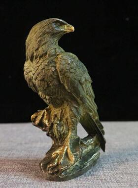 古董铜器收藏铜鹰展宏观画面鹰展翅家居客厅办公室装饰摆件