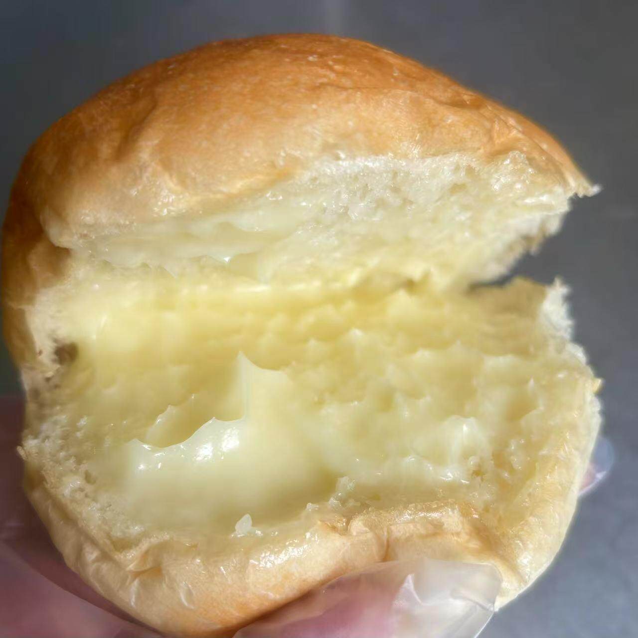 怀旧沙拉面包学生营养早餐整箱零食夜宵解饿爆浆夹心老式糕点茶点