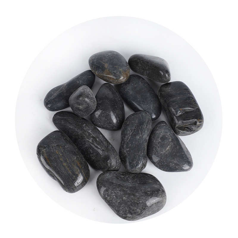 厂家供应精品黑色鹅卵石 庭院园林景观石 天然黑石造景铺铺路石子