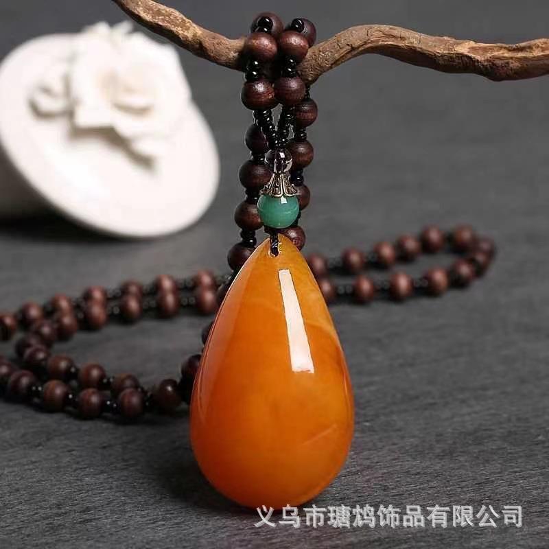 新款复古民族风老蜜蜡吊坠鸡翅木长项链女无事牌毛衣链棉麻配饰