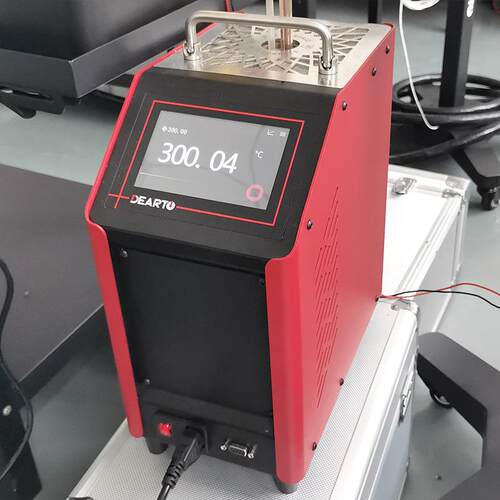 660℃中温干体式温度校准源分辨率0.01℃智能触控显示屏