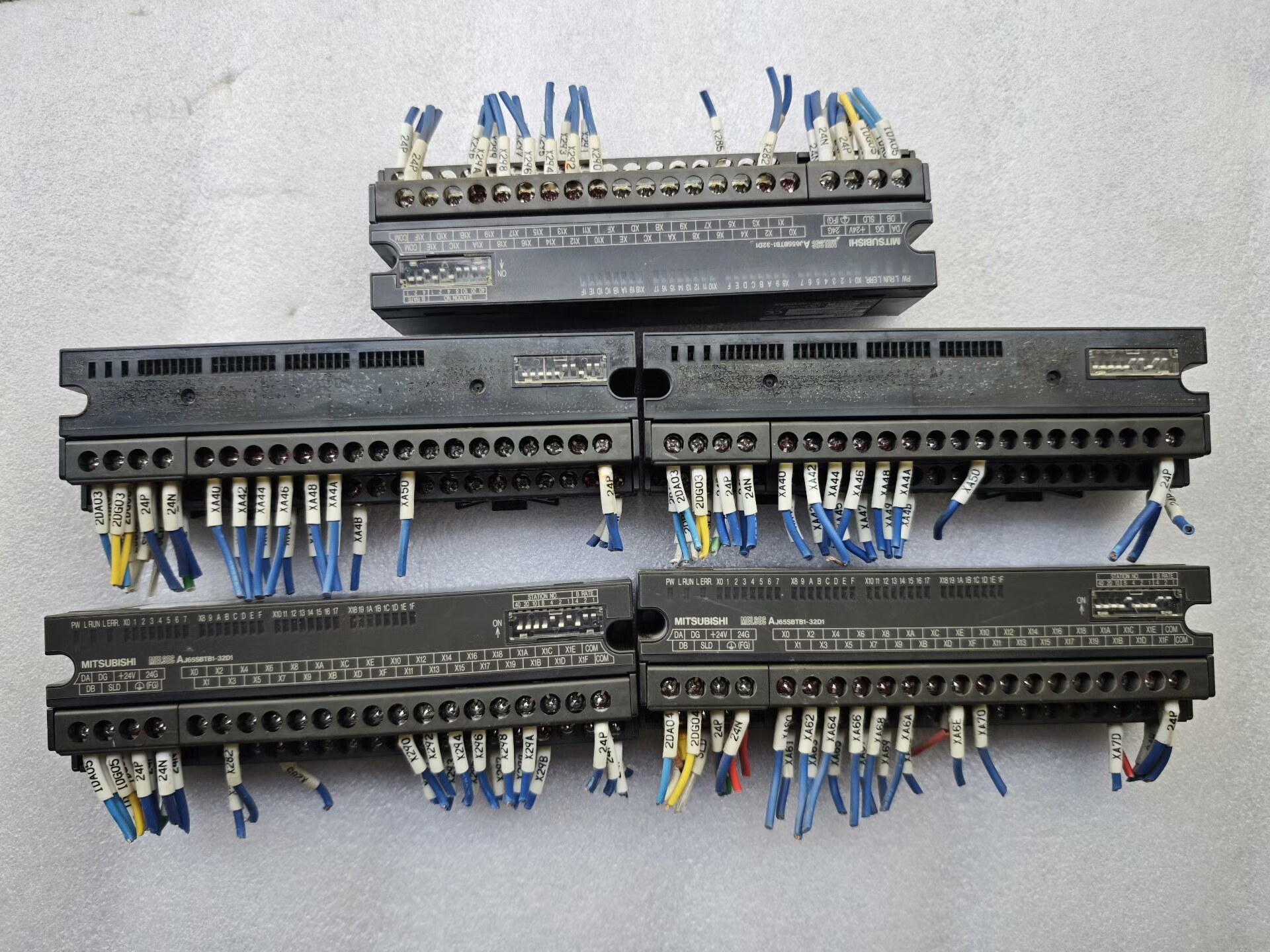 三菱 AJ65SBTB1-32D1