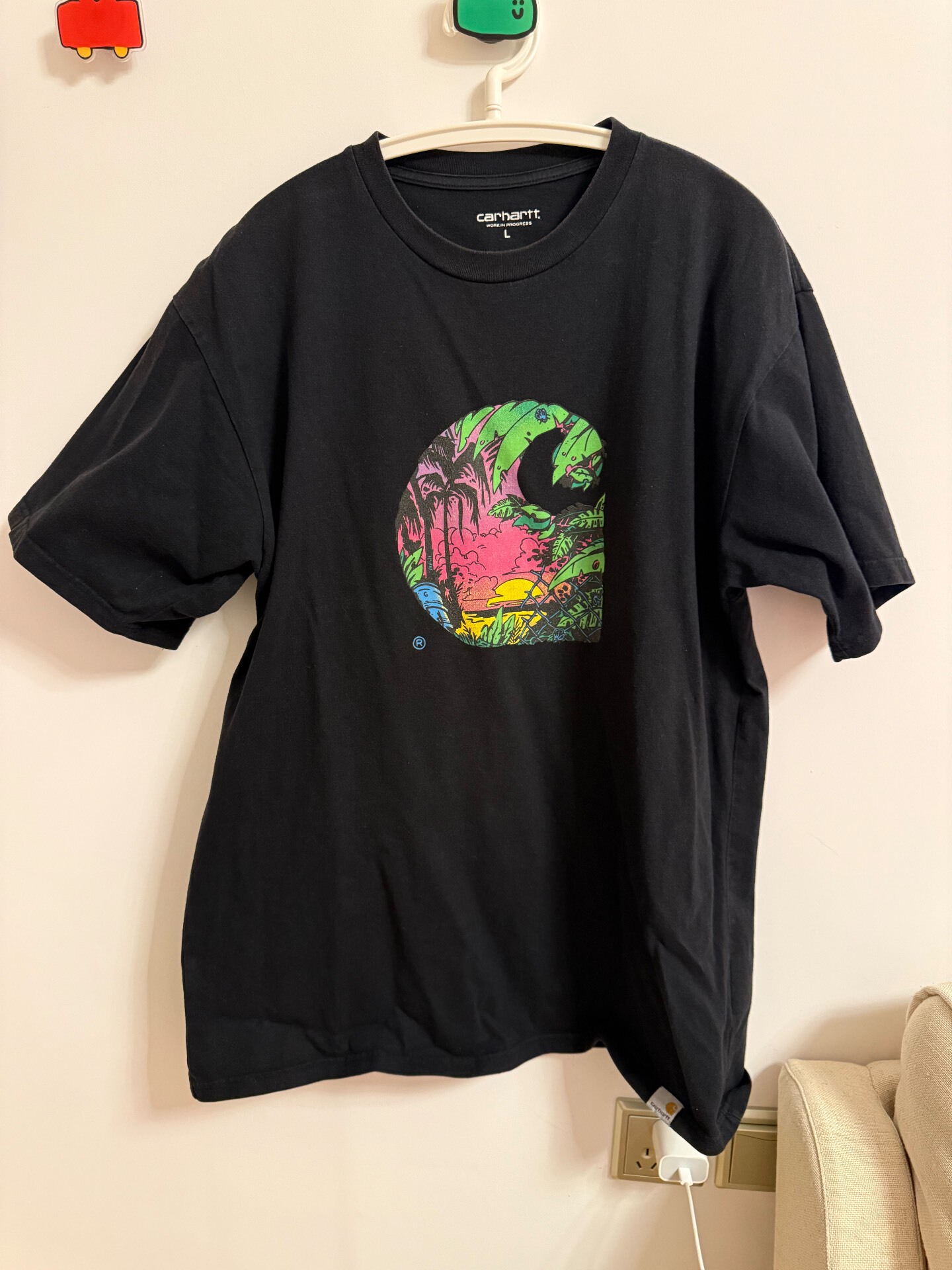 全新Carhartt WIP印花短袖T恤，黑色L码，胸前