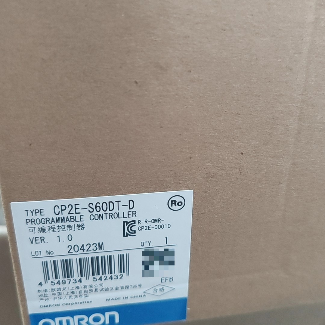 欧姆龙PLC两台，CP2E-S60DT。一台全新带包装无拆。