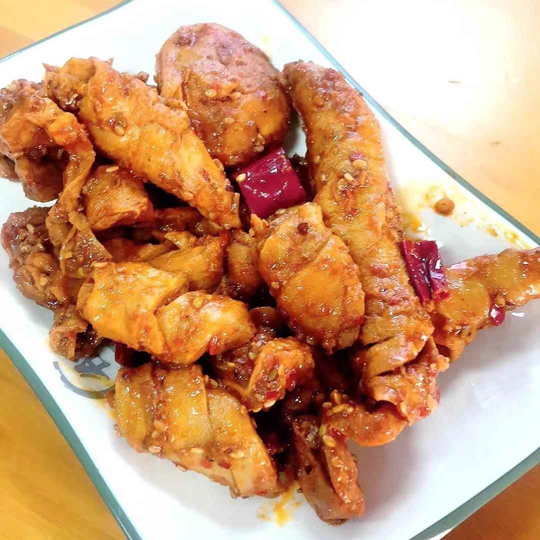 里奈零食麻辣烤面筋圈烤面筋片手工辣条开袋即食辣片香辣解馋怀旧