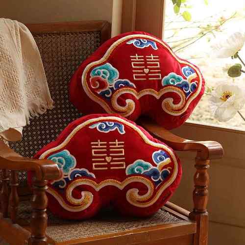 婚庆用品抱枕马小沙发厅靠字红色结婚婚房布置喜垫结客婚无品牌/