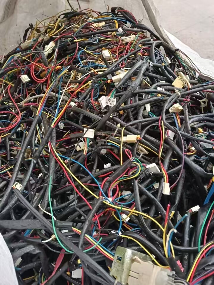 4月27日苏州市废旧杂线约2720公斤左右网络拍卖公告