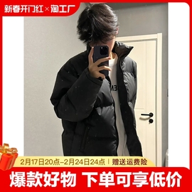 优衣库黑色工装羽绒服男款，冬季加厚轻薄棉服，外套立领面包服少年