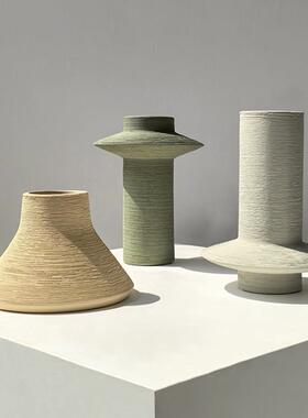 态生活轻奢诧寂风莫兰迪拉丝纹陶瓷花瓶客厅书房高颜值装饰品摆件