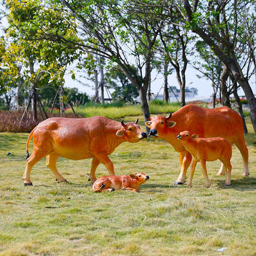 仿真黄牛摆件户外田园景观农场庭院农耕文化玻璃钢雕塑美陈牛模型