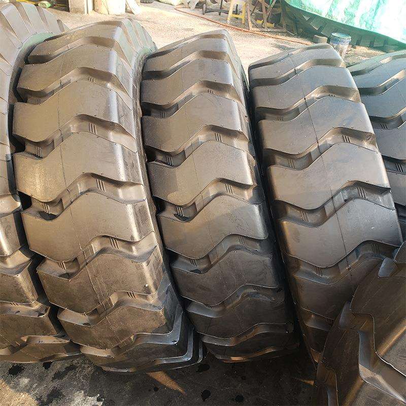 1300-24矿山宽体自卸车E3花纹尼龙成套工程机械轮胎