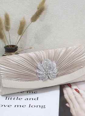 潮牌韩版新款褶皱镶钻简约女士单肩包斜挎手拿包晚宴包礼服百塔包