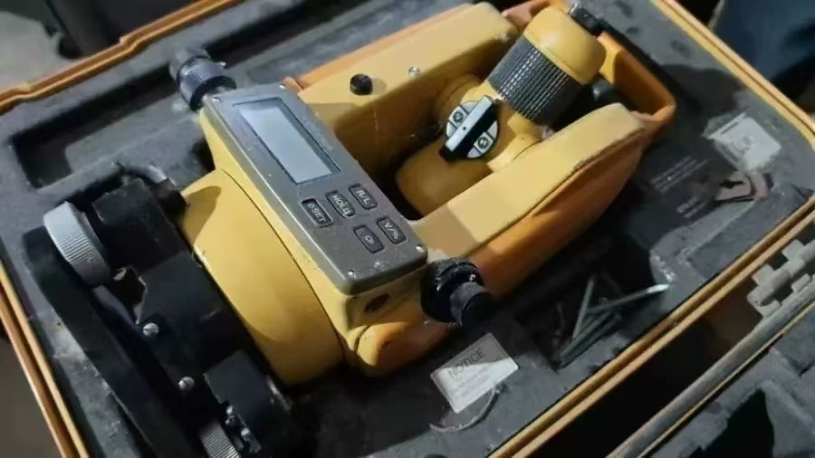 1月24日北京【京械382】单位淘汰报废处置经纬仪一台网络拍卖公告