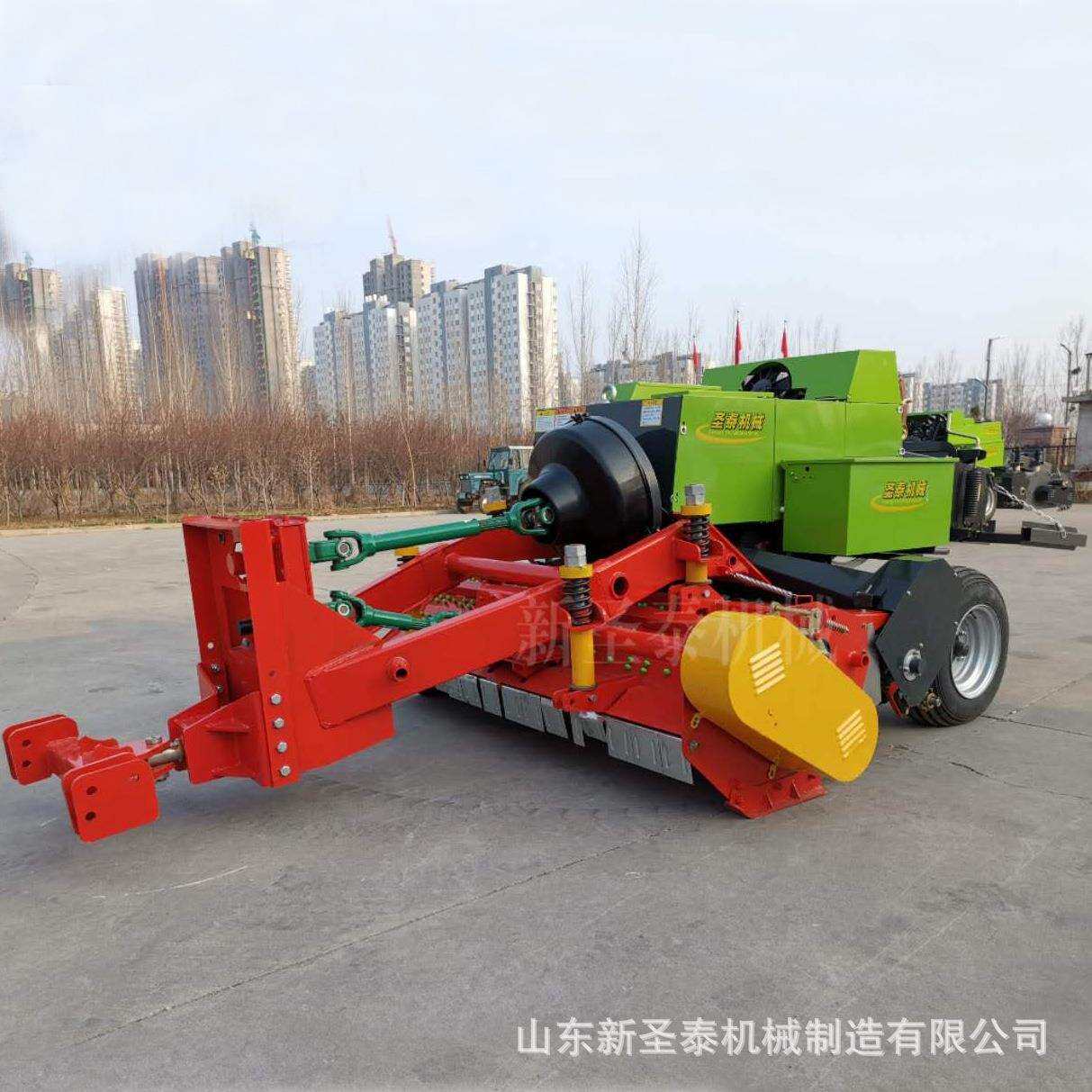 四轮带秸秆捡拾打捆机视频农补型秸秆稻草方形打捆机方捆压包机