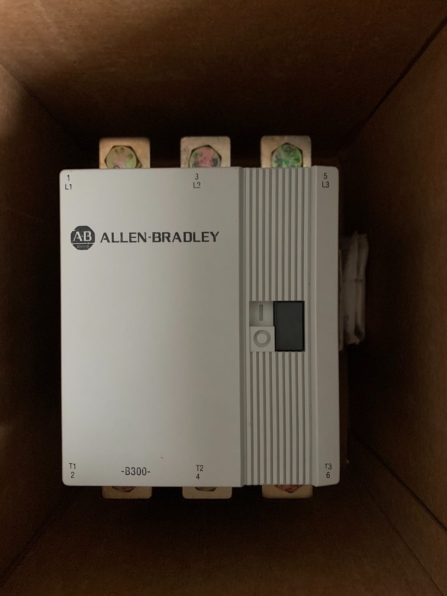 全新 老库存AB接触器 100-B300N 220V议价出