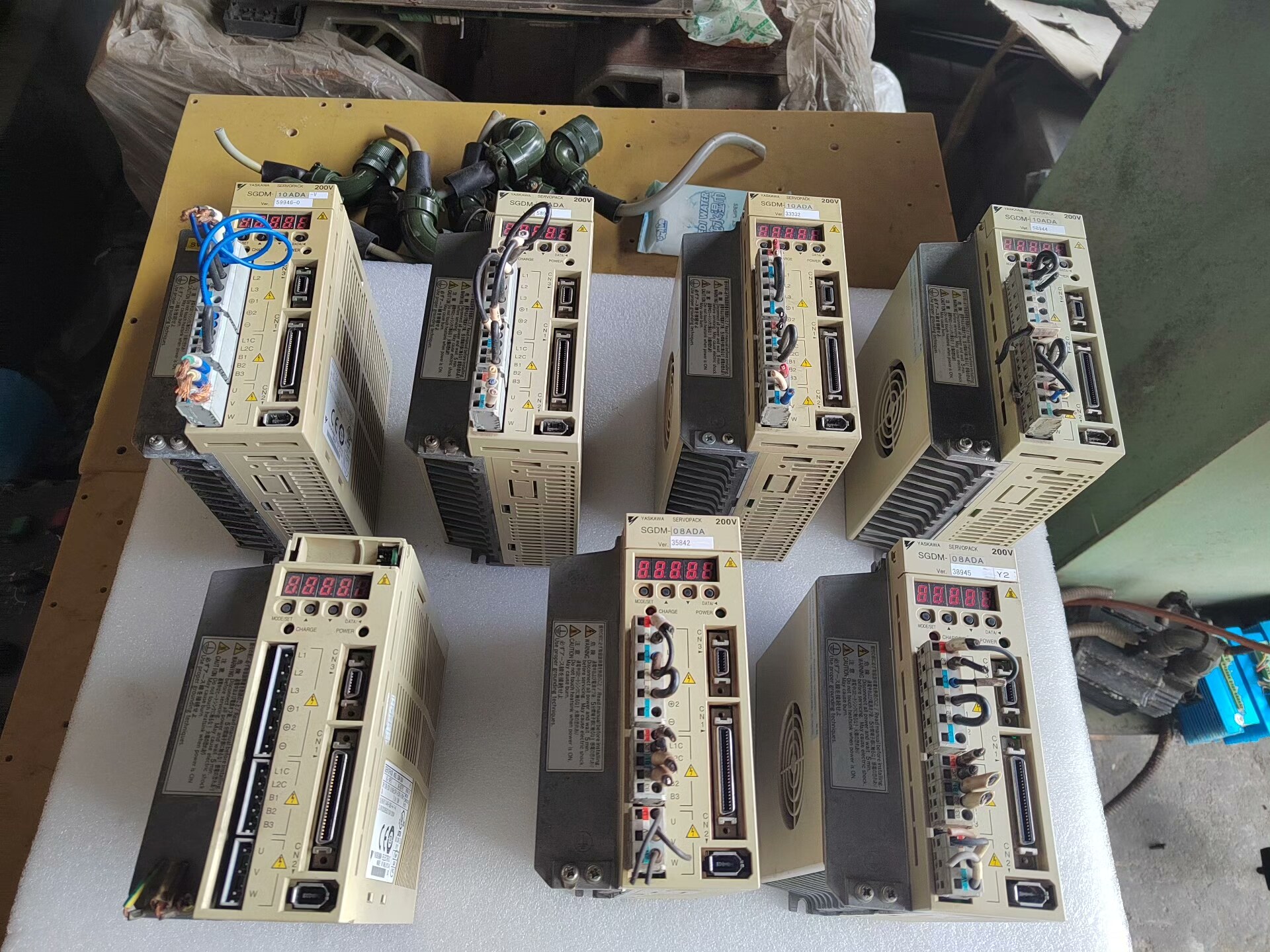 安川二代驱动器SGDM一08ADA两台，10ADA五台，功能