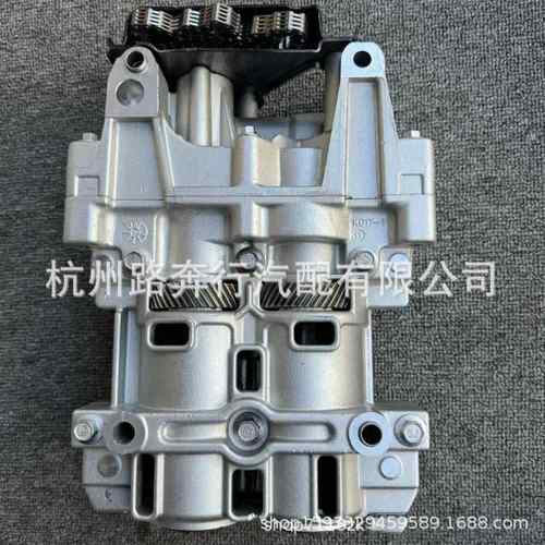 68127987AB油泵总成带平衡轴带链条1125A105 1125A203适用吉普2.4