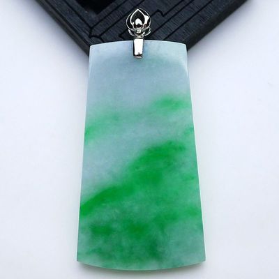 18K金镶玉扣头挂件翡翠正品淡绿双彩素面方形平安无事牌吊坠8.39g