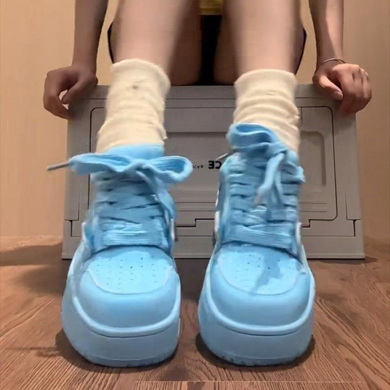 运动鞋盒装女子系带交叉老爹鞋