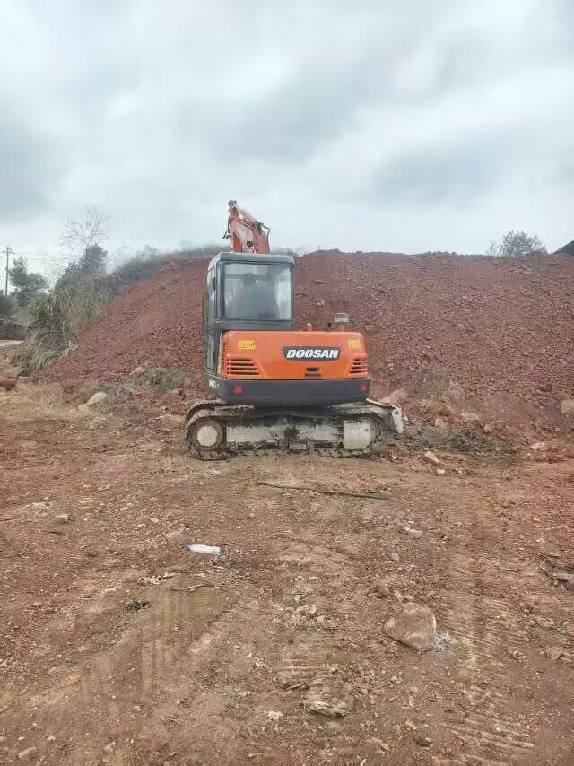 4月24日金华斗山55挖掘机网络拍卖公告