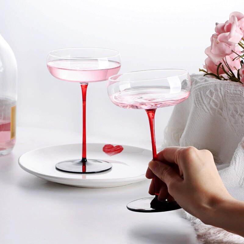 创意玻璃鸡尾酒玻璃酒吧混合杯凹底红黑底马提尼玻璃杯香槟玻璃杯